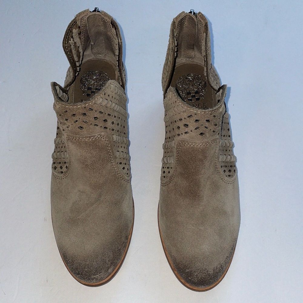 Vince Camuto Prastata taupe laser cut bootie size 6.5